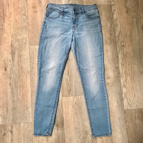 Old Navy Denim - Old Navy Super Skinny Jeans - 4R/25" Inseam